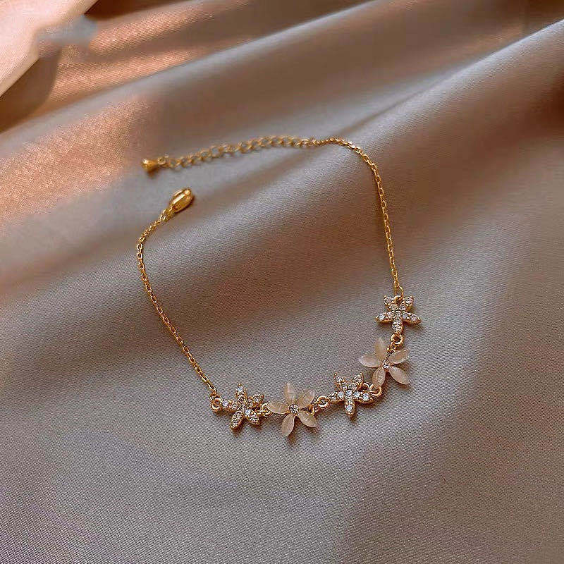 5 Daisies Gold Look Bracelet